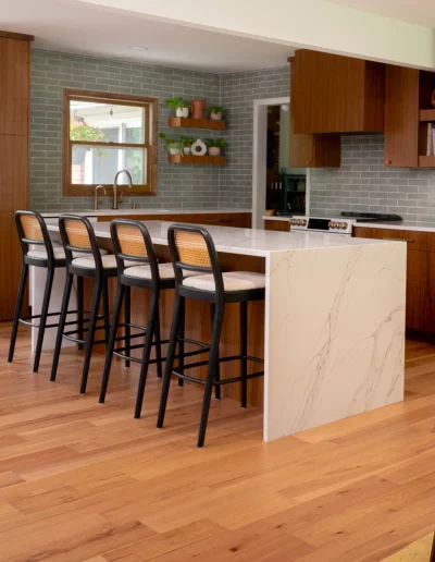 Lyn Home Kitchen