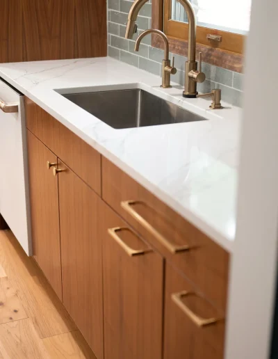 Lyn Home Kitchen